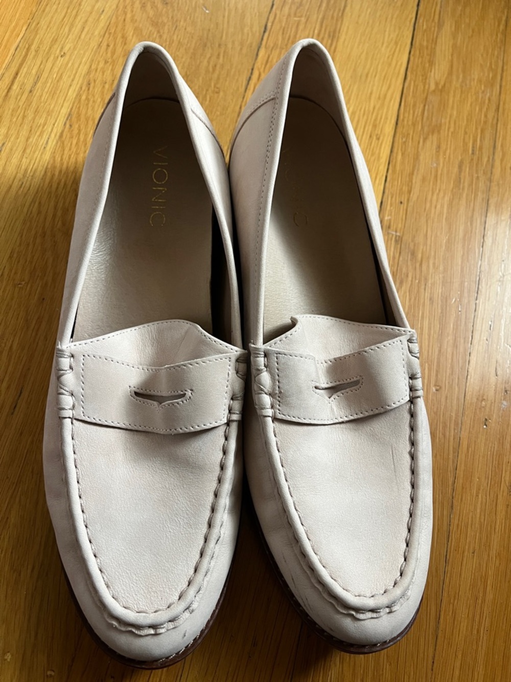 Vionic cream suede Penny loafers supple buttery preppy minimalist 9.5 oxfords